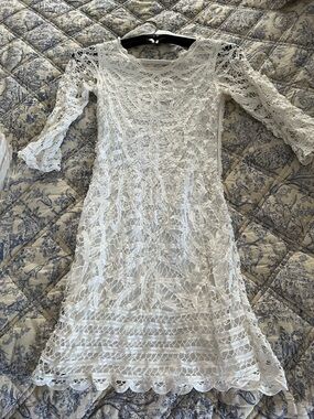 Women’s White Lace Long Sleeve Dress - Elegant Crochet Design